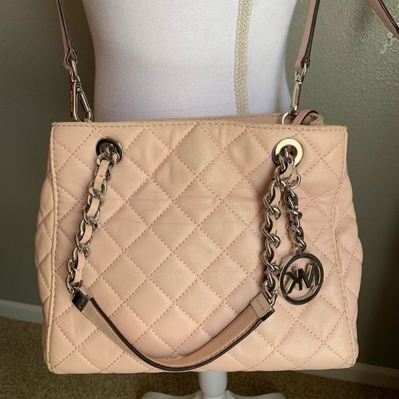 Michael Kors Shoulder Crossbody Bag Size 8L x 10W x 5D - Picture 4 of 17